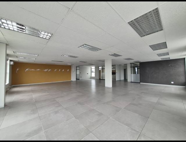 151M² OFFICE TO LET IN CRAIGHALL